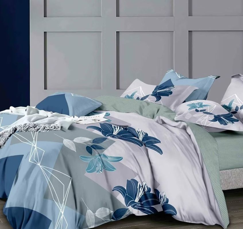 Microfiber che il colore scuro ha stampato la copertura geometrica del piumino ha messo 4 pezzi del poliestere 100%